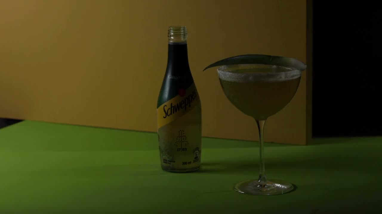 Schweppes — comercial producida por Policarpa (3)